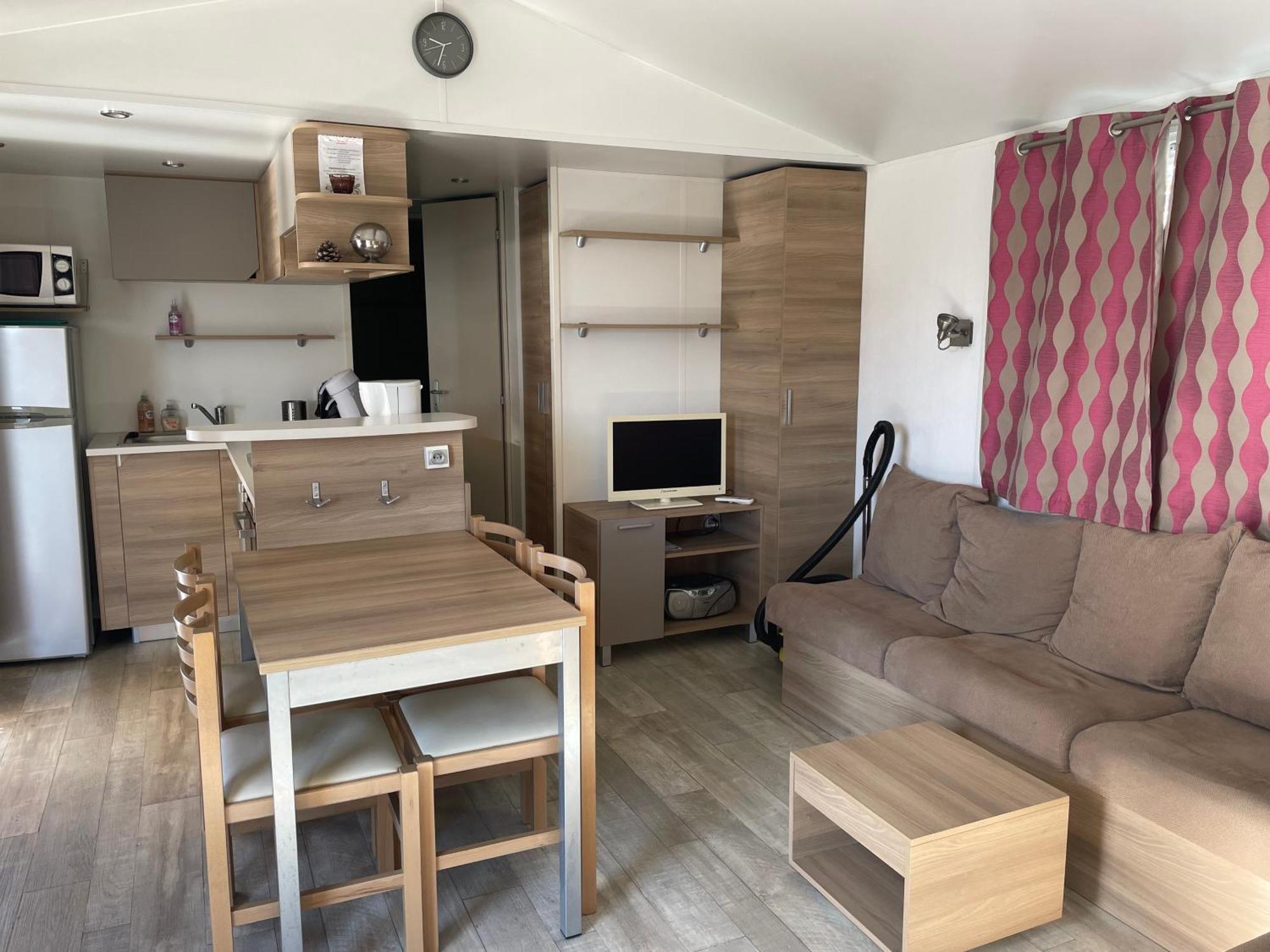 Camping Mobilhome Luminosa***